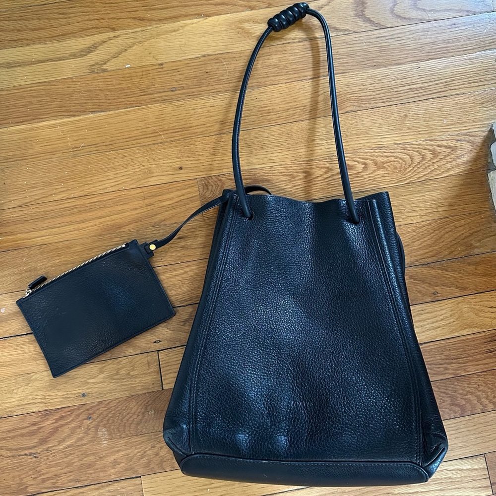 Aritzia Auxiliary genuine leather shoulder bag